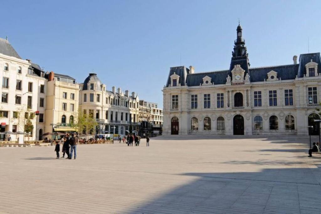 Appartement En Face De La Gare - Centre Ville Poitiers Exteriér fotografie